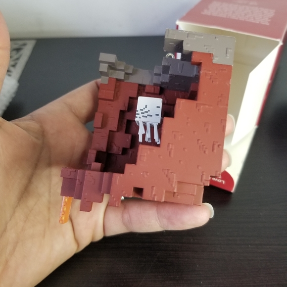 The Nether MINECRAFT NEW NM Box Hallmark 2020 Ornament Game Lavafalls PIXAL Game - Picture 12 of 14
